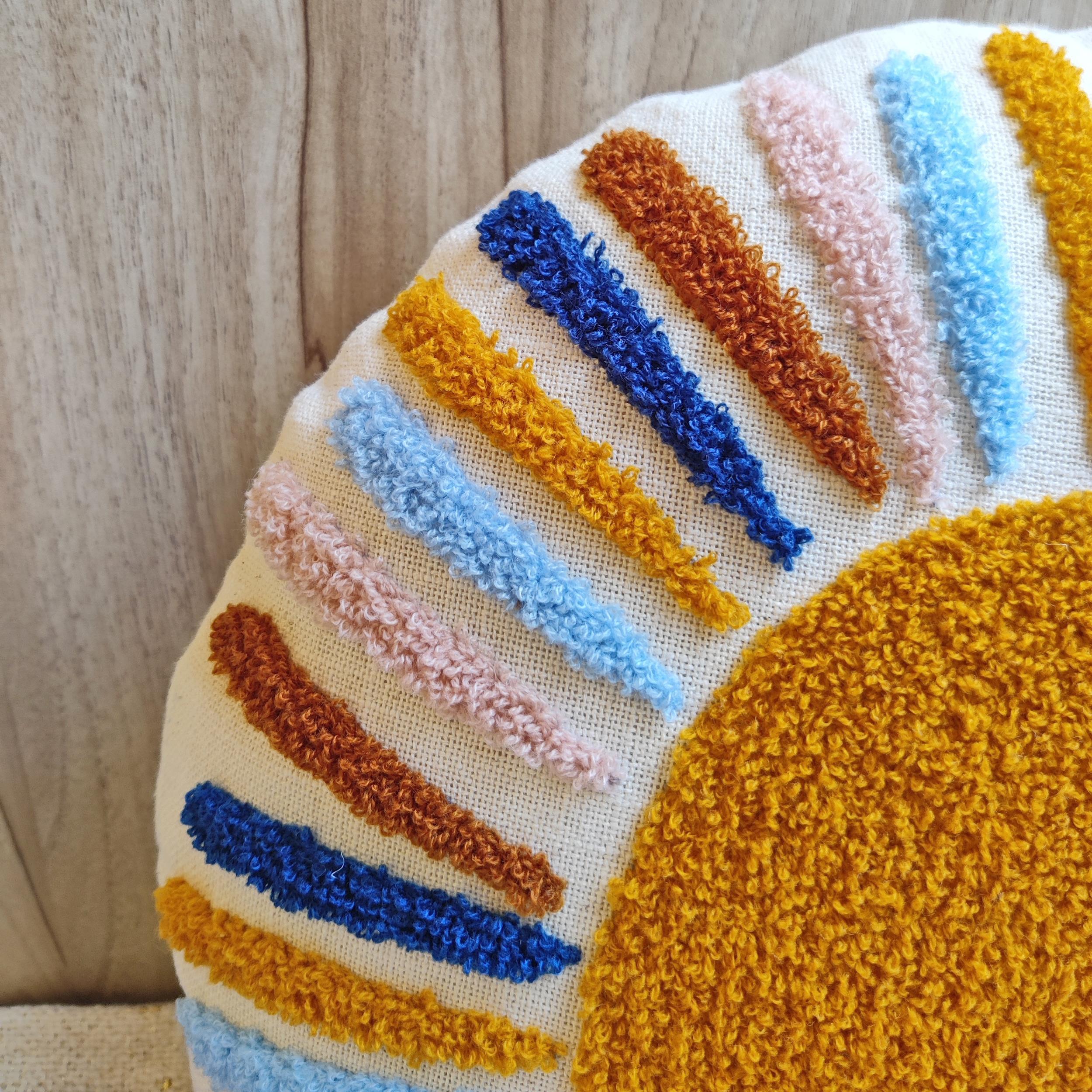 DAISY  Round Pillow Cover